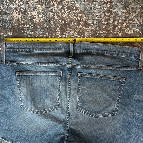 J. Crew Mid-Rise Blue Jean Shorts Classic Cut-Off Style Size 37 - Picture 8 of 8